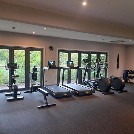 Crow'S Nest Penthouse Apartment With Free Spa Access Somerford Keynes Exterior foto